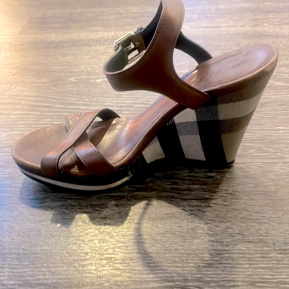 Burberry  wedge excellent condition size 36